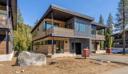 Mountain Modern and luxurious new construction in Squaw Valley